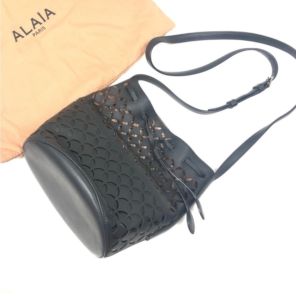 Alaia Bag Black Crossbody Leather Laser Cut Out Bucket Drawstring - Picture 3 of 15